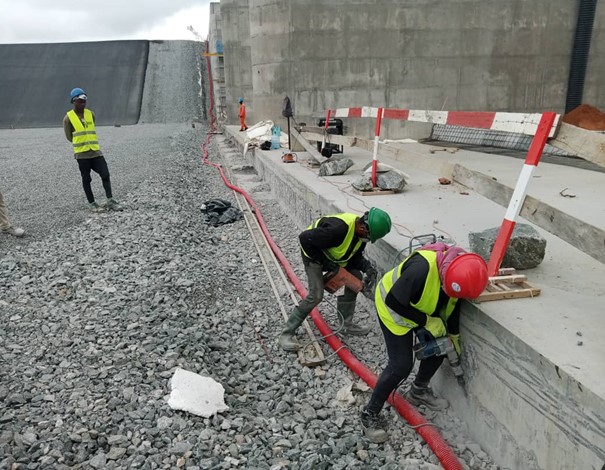 Repiquage des ouvrages barrage de Nachtigal côté amont GSN